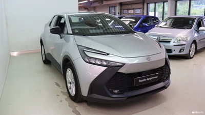 Toyota C-HR 1,8 Hybrid Active Plus 2024, photo 6/10