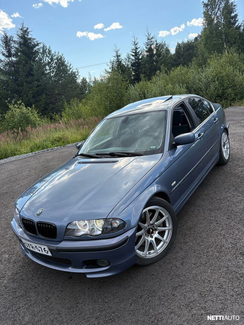 BMW 330