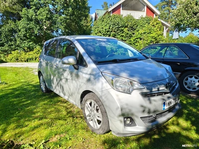 Toyota Verso-S 2011, photo 2/13