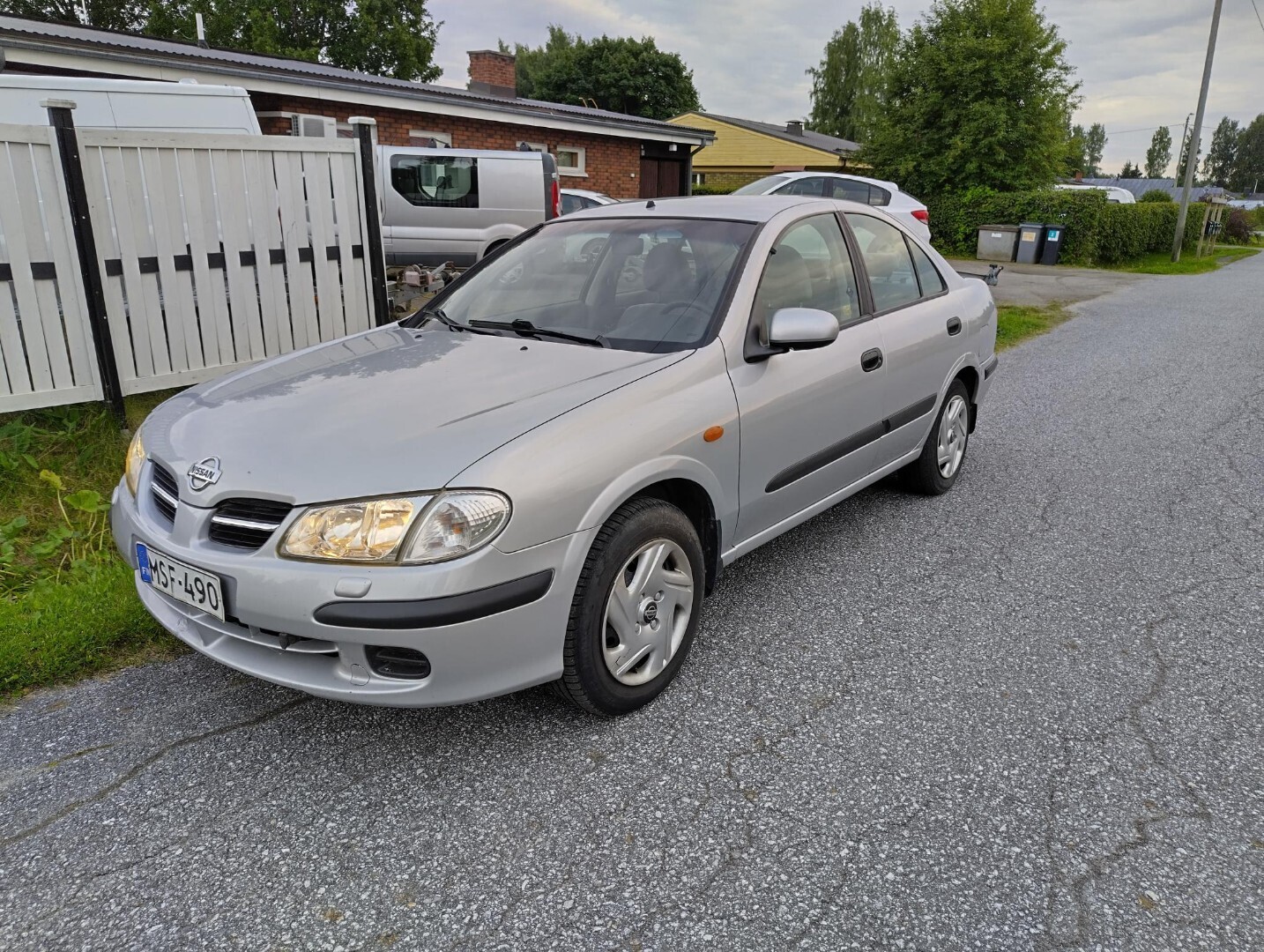 Nissan Almera