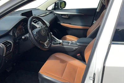 Lexus NX 300h AWD Executive 2018, photo 3/4