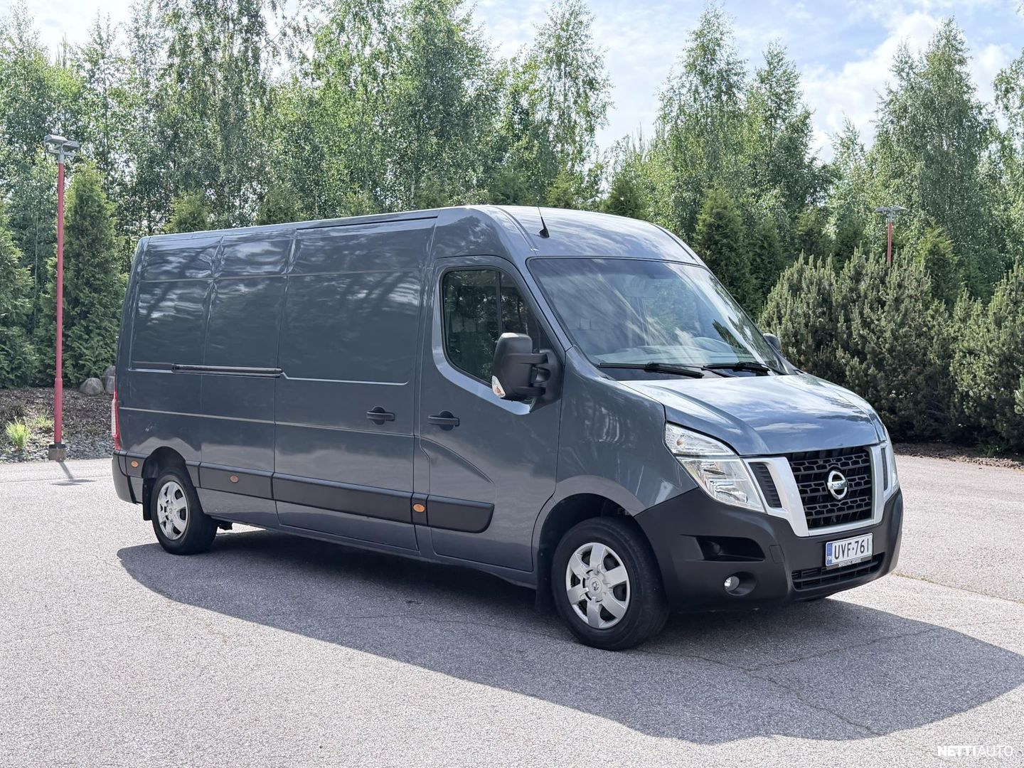 Nissan NV400