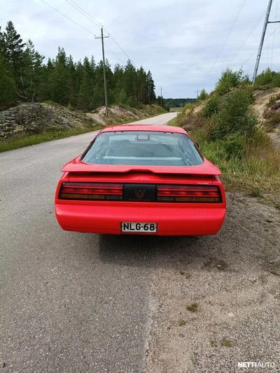 Pontiac Firebird 1990, kuva 4/9