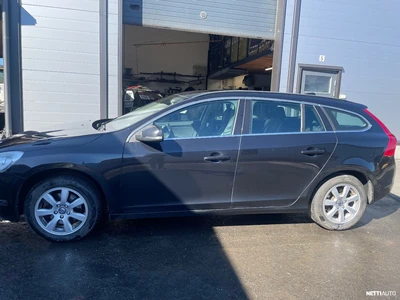Volvo V60 D2 Momentum Business aut 2013, photo 3/5