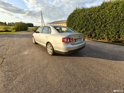 Volkswagen Jetta Trendline 1,6 75 kW 2006, photo 6/25