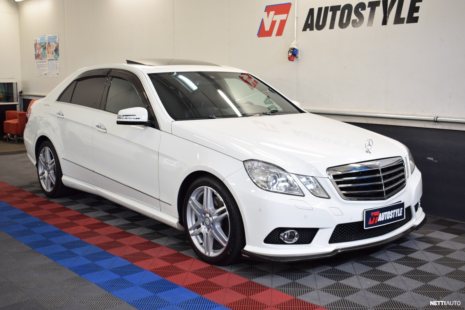 Mercedes-Benz E