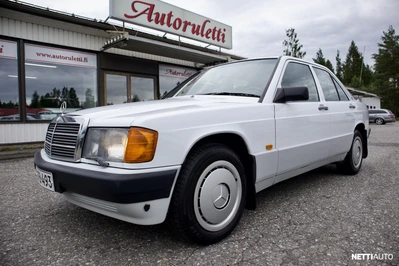 Mercedes-Benz 190 4D SEDAN 1989, photo 1/13