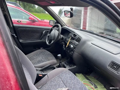 Nissan Primera 1997, photo 5/8