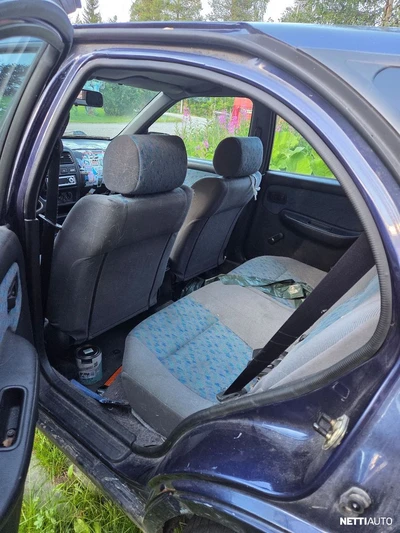 Nissan Almera 1997, kuva 5/5