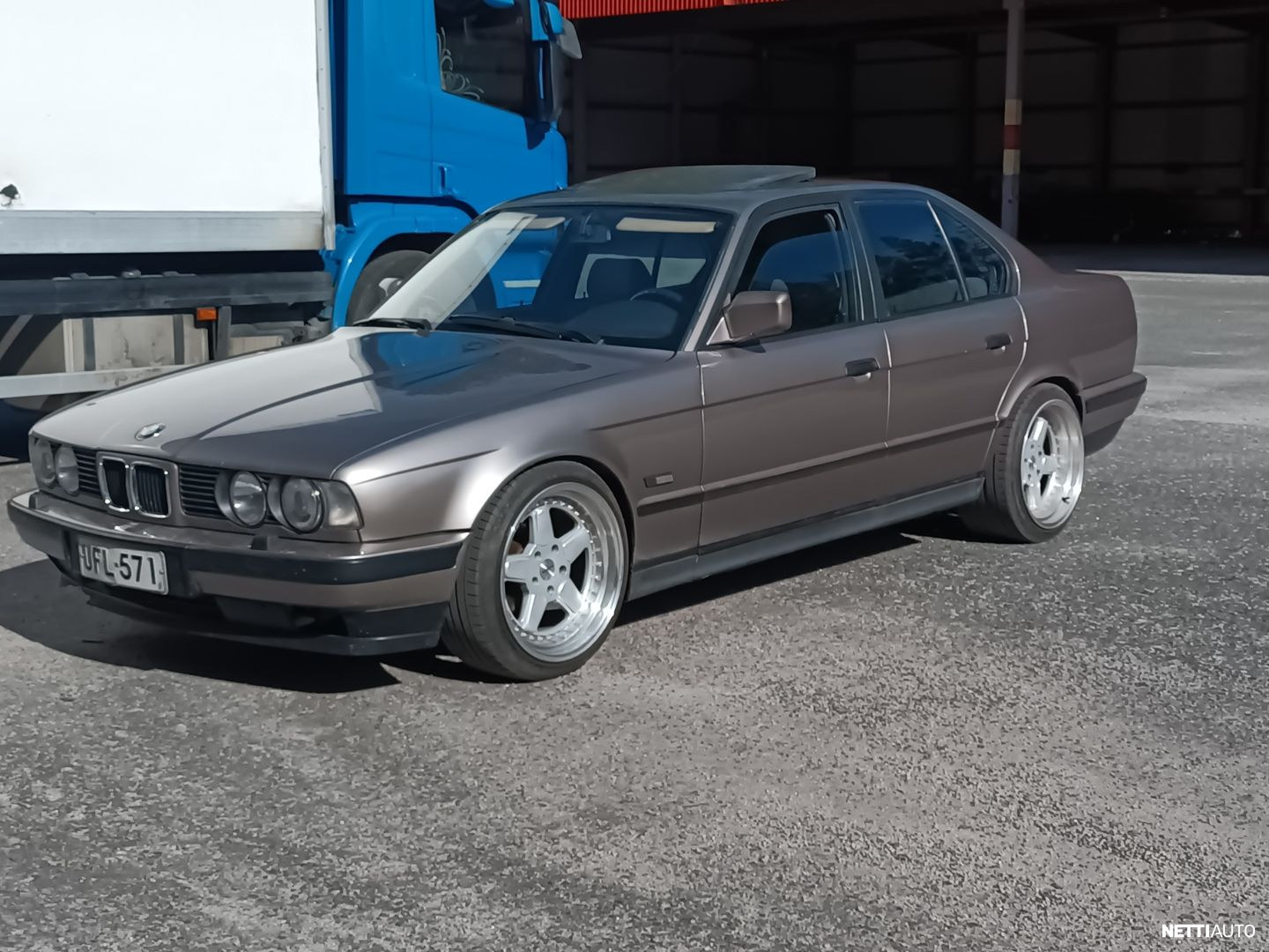 BMW 525