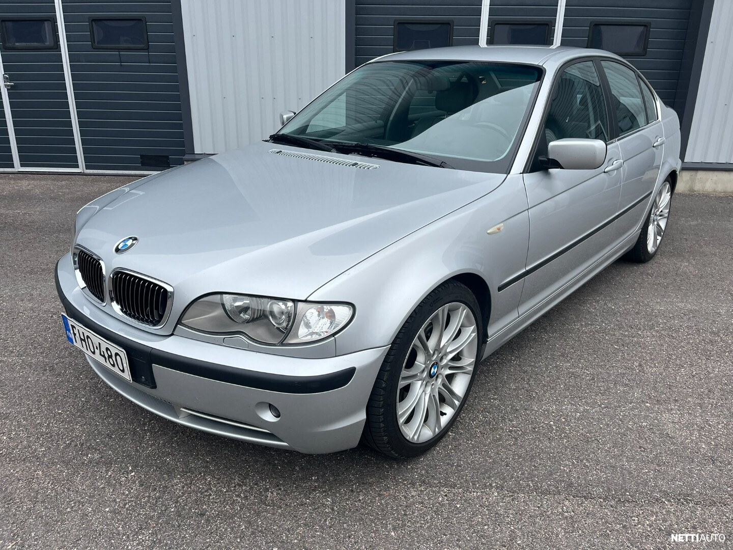 BMW 330
