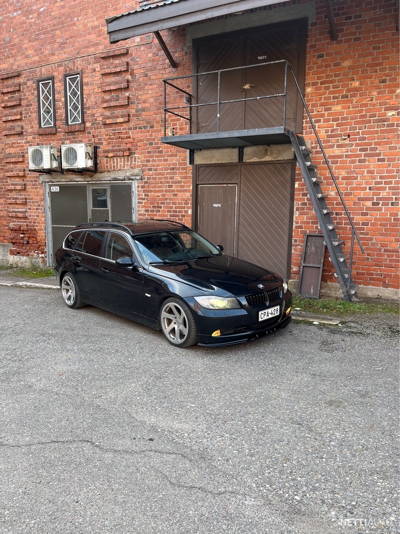 BMW 335