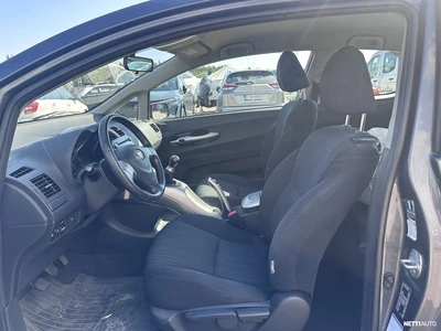 Toyota Auris 2009, kuva 6/9