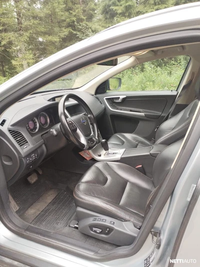 Volvo XC60 2,4D AWD Summum aut 2010, kuva 5/6