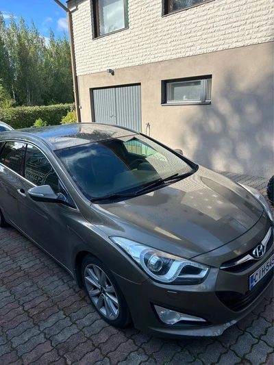 Hyundai i40 2012, kuva 1/8