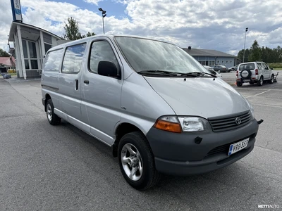 Toyota Hiace 2,5 D-4D 100 5ov pitkä 4WD 2004, kuva 3/15