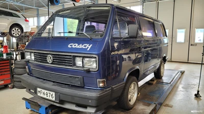Volkswagen Transporter Caravelle 1991, photo 2/7