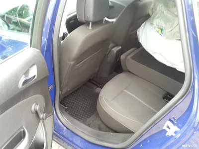 Opel Astra 2010, kuva 7/15