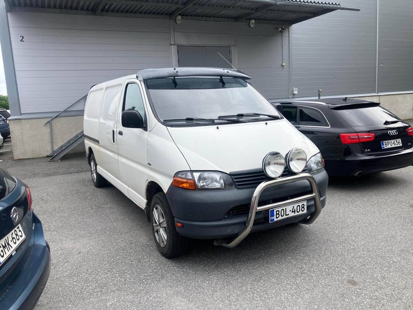 Toyota Hiace 2,5 D-4D 100 Air 5ov 4WD
