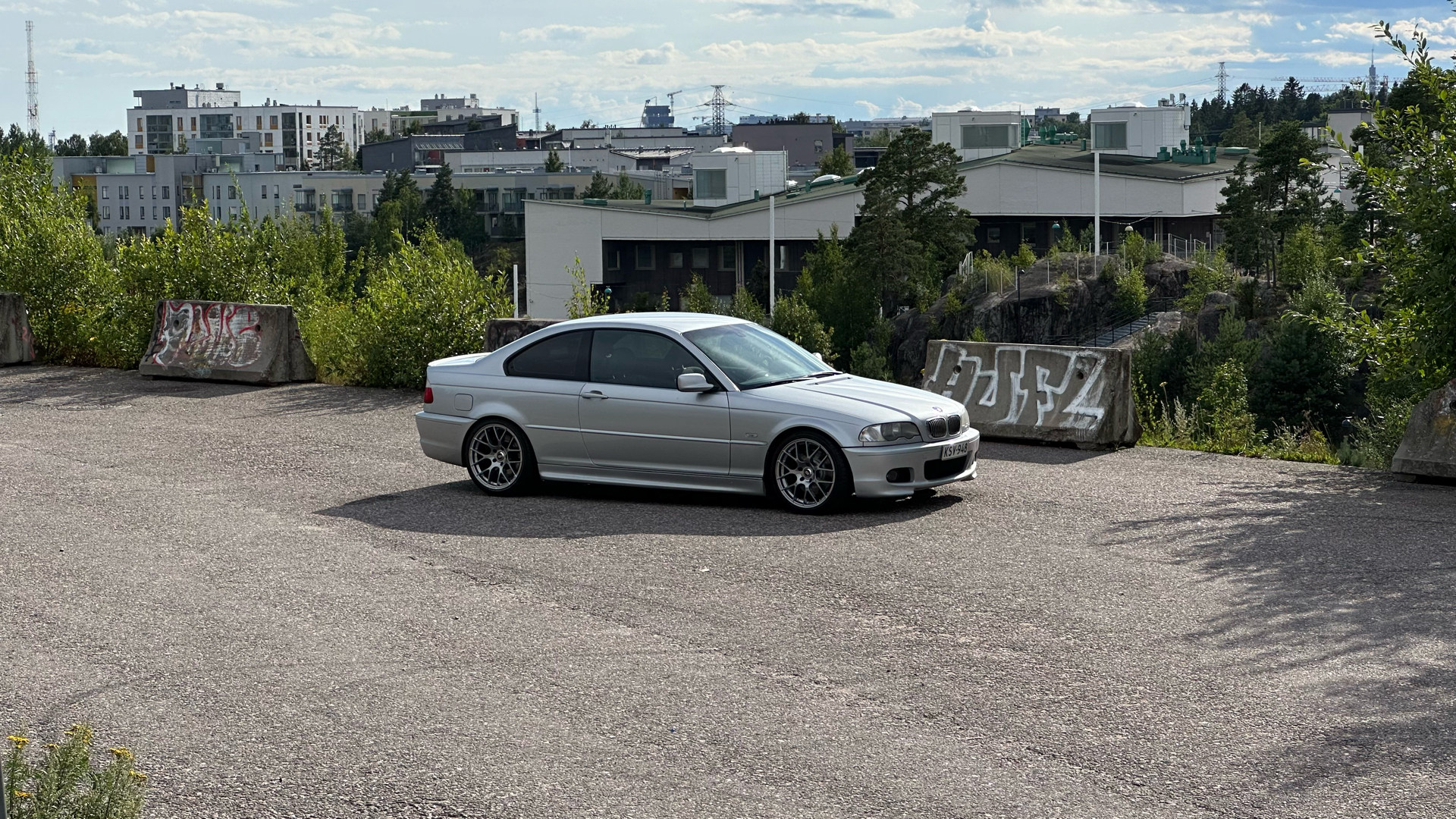 BMW 330