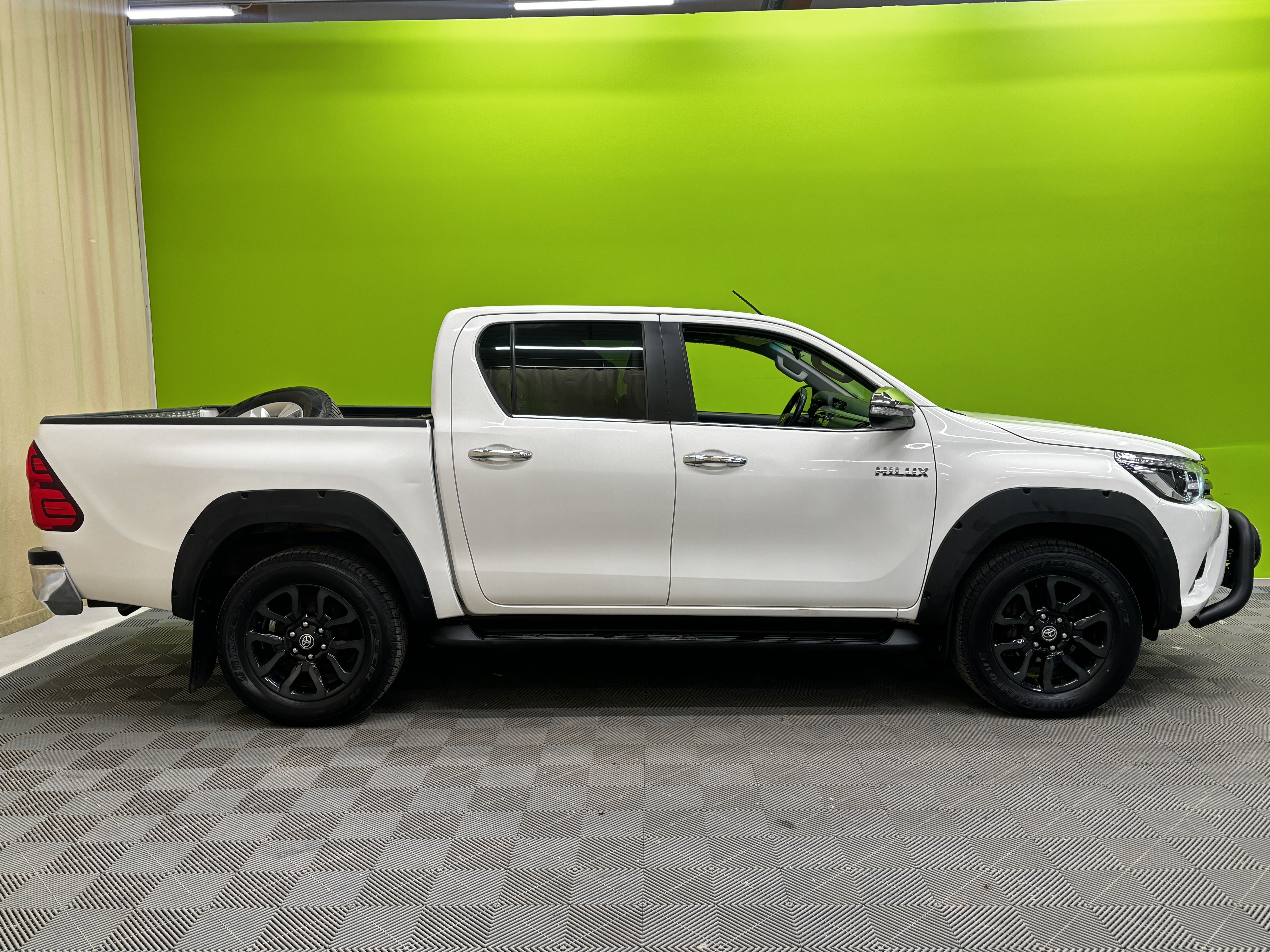 Toyota Hilux 2017, photo 2/28