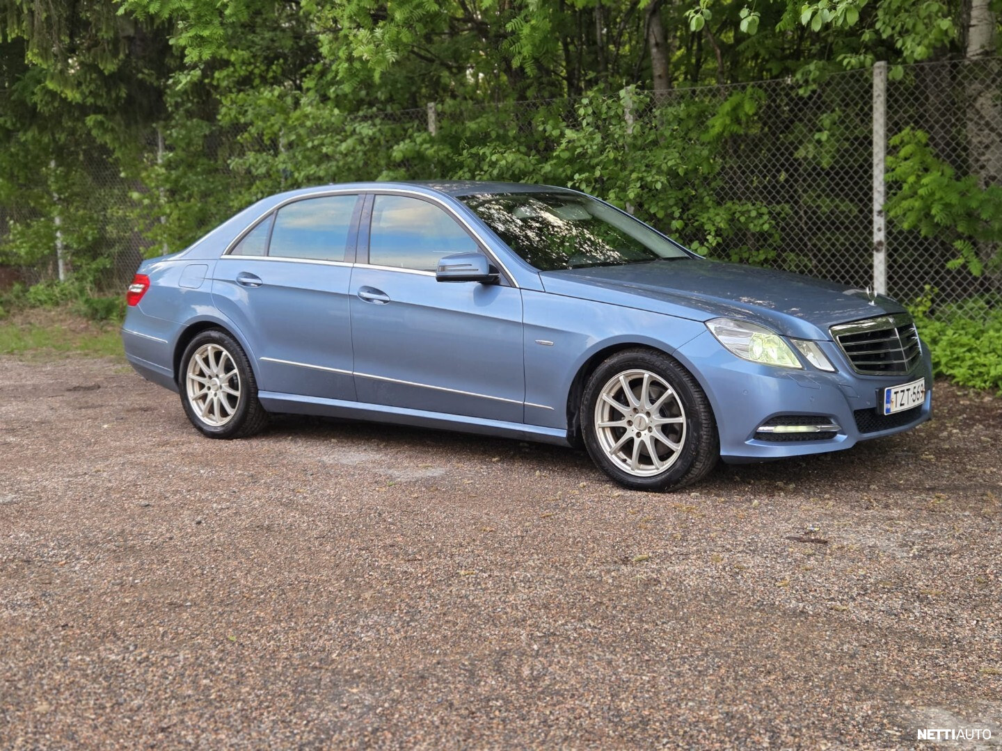 Mercedes-Benz E
