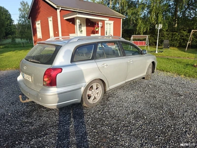 Toyota Avensis 2005, kuva 2/9