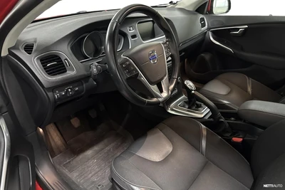 Volvo V40 T3 Momentum 2014, photo 5/8