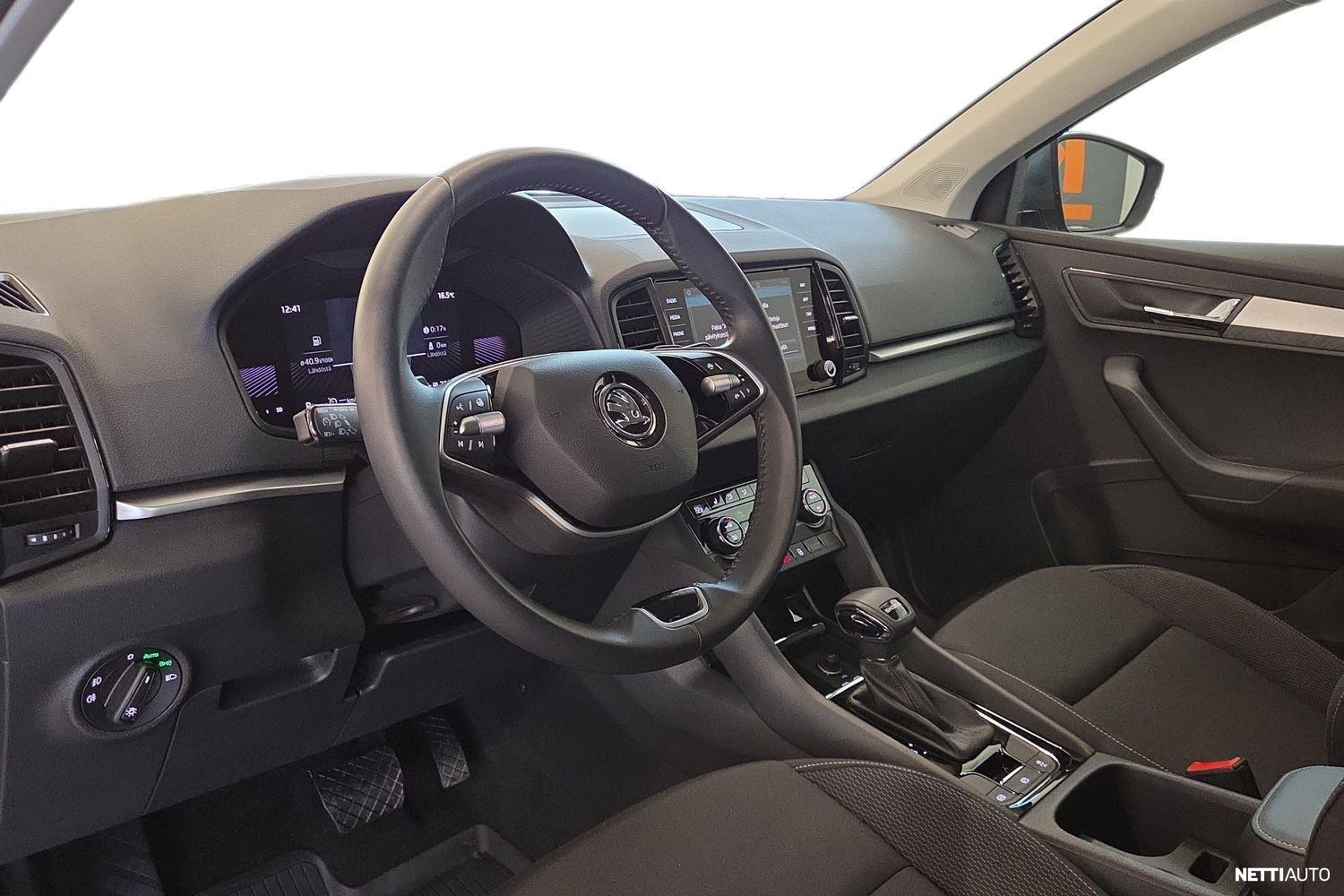 Skoda Karoq 2025, photo 6/21