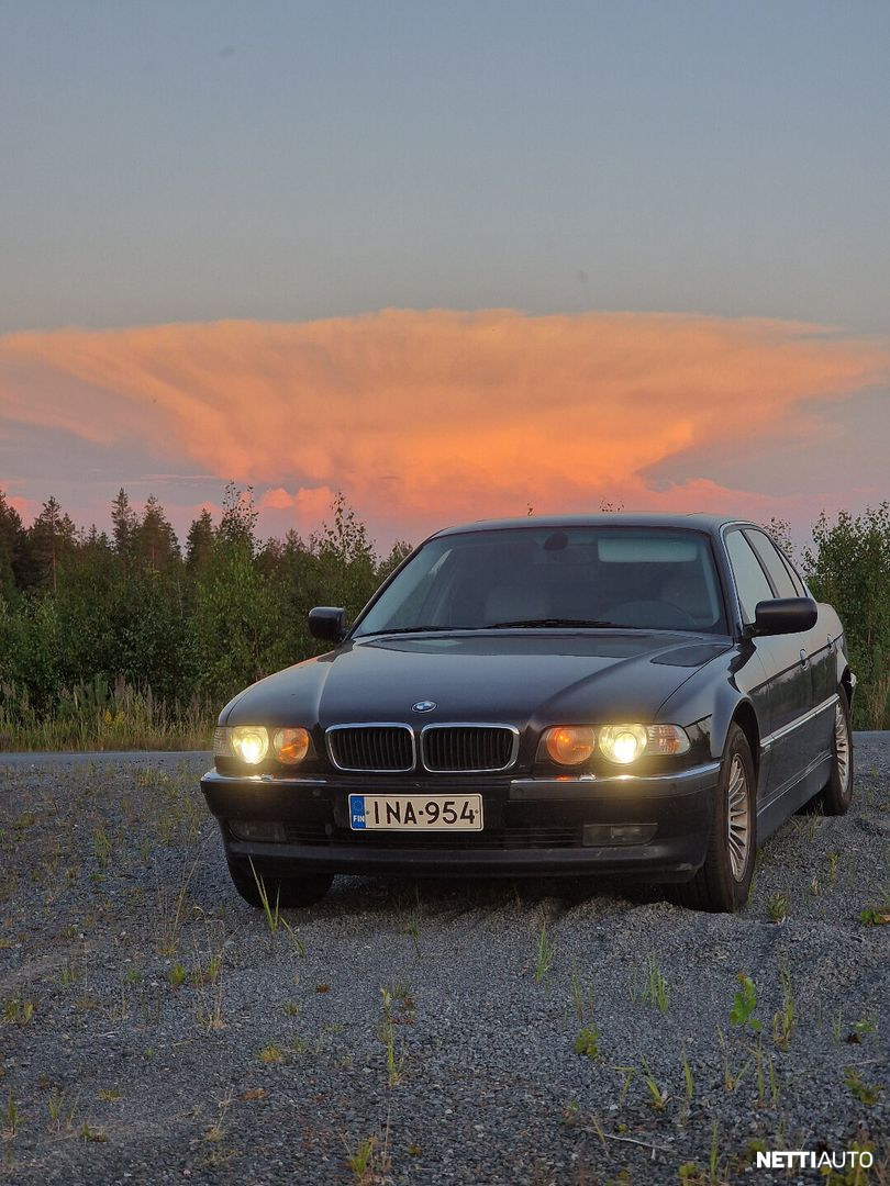 BMW 728