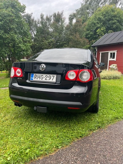 Volkswagen Jetta 2007, kuva 2/7