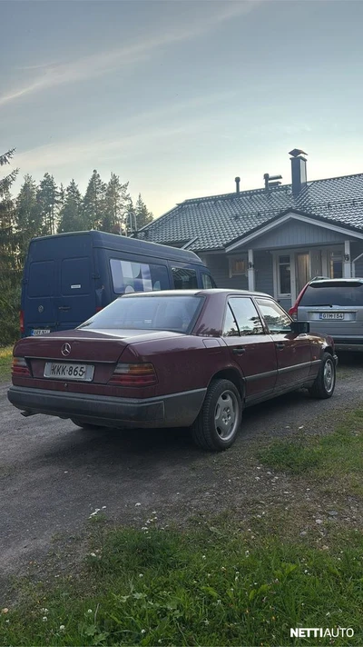 Mercedes-Benz 200 124 4d 1988, kuva 4/9