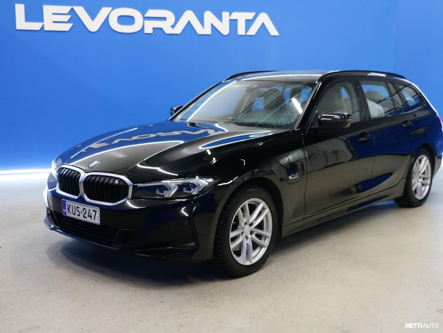 BMW 330