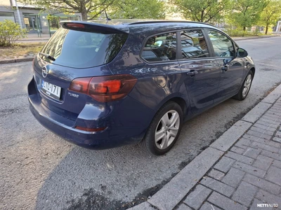 Opel Astra 2011, kuva 2/5