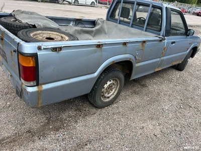 Mazda B2200 1989, photo 3/5