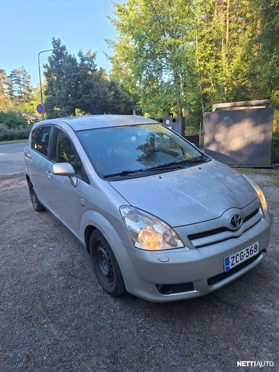Toyota Corolla Verso 2004, kuva 2/11