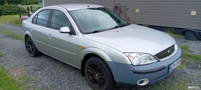 Ford Mondeo 1,8i 125hv Ghia Sportback 2003, photo 1/7
