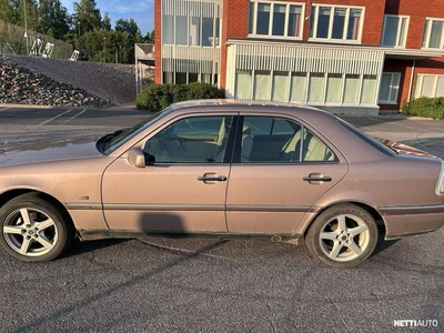Mercedes-Benz C 200 1995, kuva 2/9
