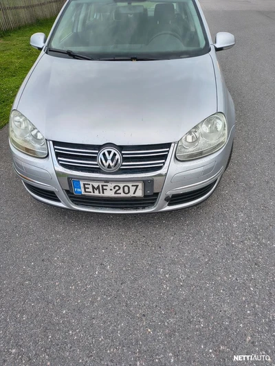 Volkswagen Jetta Comfortline 1,6 85 kW 2006, kuva 4/10