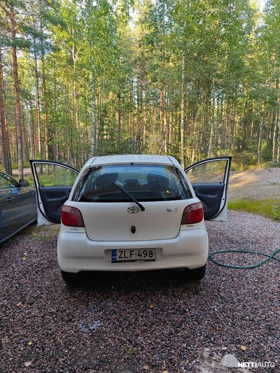Toyota Yaris yaris 2002, photo 2/5
