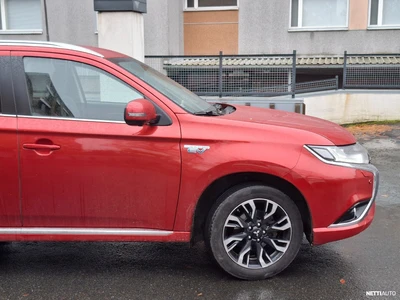 Mitsubishi Outlander PHEV 2017, kuva 4/24