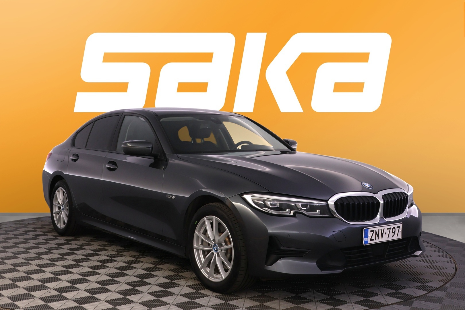 BMW 330