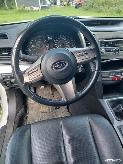 Subaru Legacy 2012, kuva 6/6