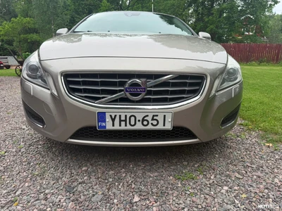 Volvo S60 D3 Momentum Business aut 2011, photo 7/24