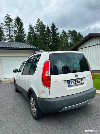 Skoda Roomster 1,2 TSI 85 Experience 2013, photo 4/14