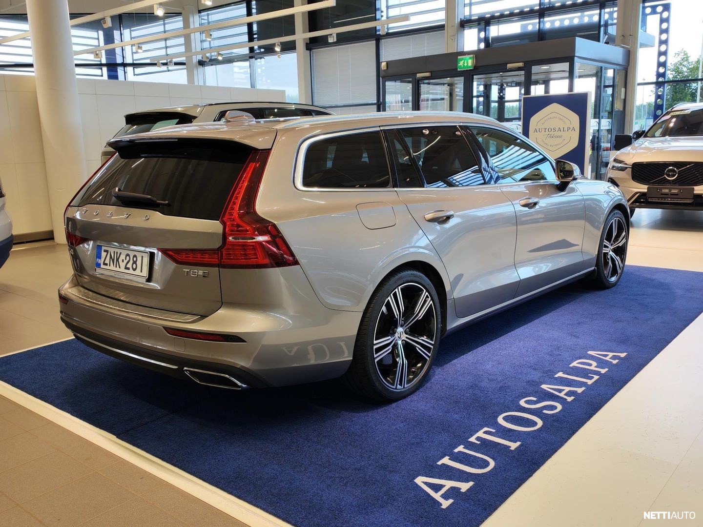 Volvo V60 2020, photo 3/18