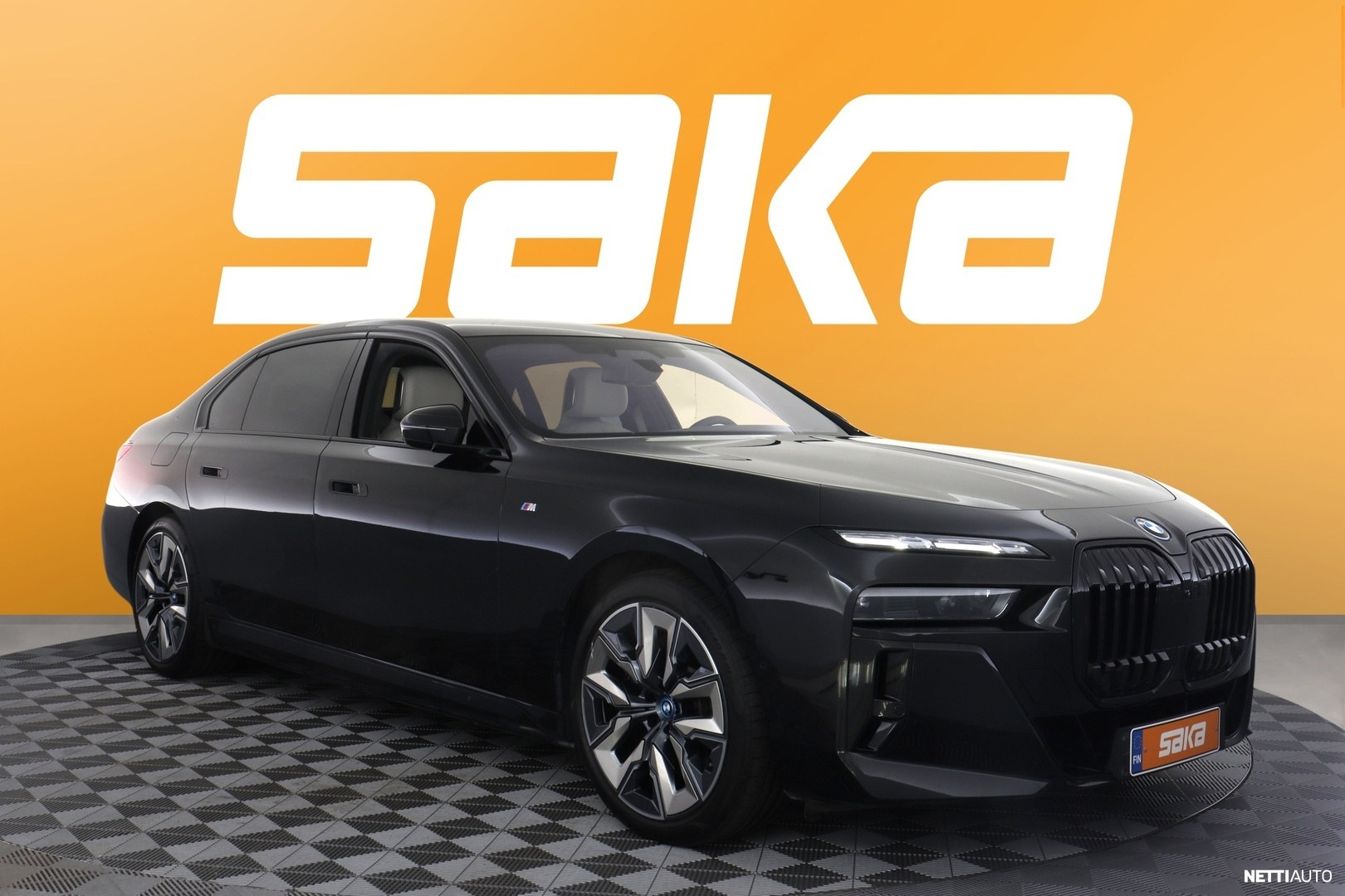 BMW i7