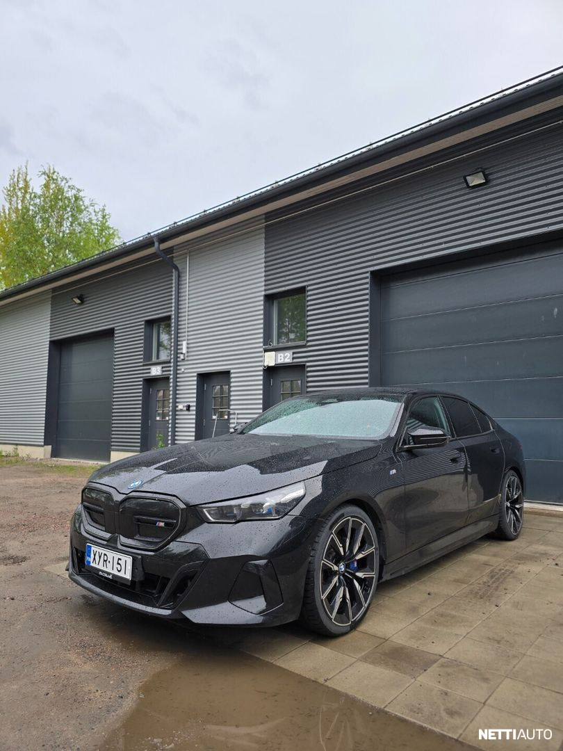 BMW i5 M60