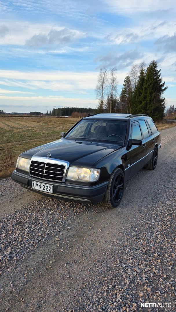 Mercedes-Benz 230