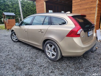 Volvo V60 D3 Momentum Business aut 2011, kuva 3/8